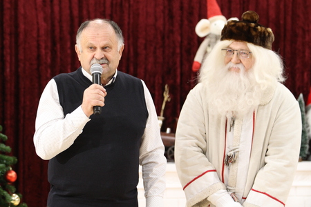 Dedek Mraz v Mirni Peči, pozdravil ga je domači župan Andrej Kastelic.