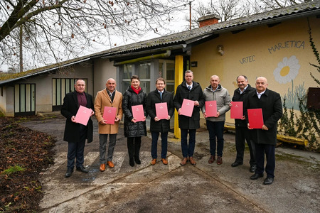 Pobuda Hiša Hospis Foto MO Novo mesto