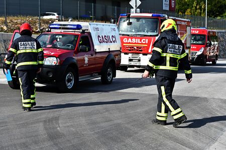 Namen vaje je preveriti pripravljenost gasilskih enot, njihovo usklajeno delovanje in odzivnost ob morebitnih intervencijah.